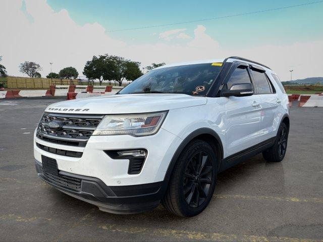 Used 2018 Ford Explorer XLT w/ Equipment Group 202A FWD image 5