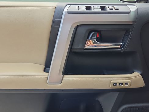 Used 2019 Toyota 4Runner Limited AWD/4WD image 28