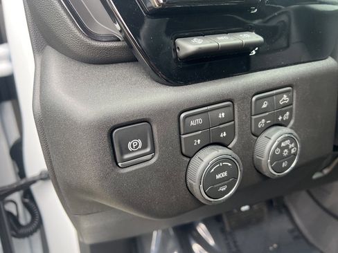 New 2026 Chevrolet Silverado 2500 ZR2 image 17