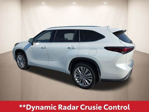 Used 2025 Toyota Highlander Platinum AWD/4WD image 11