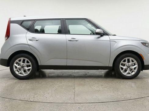 Used 2025 Kia Soul LX w/ LX Technology Package image 11