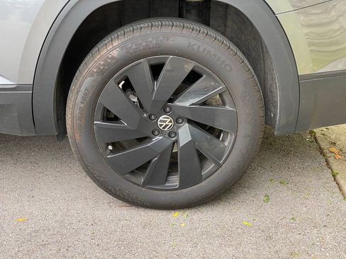 Used 2025 Volkswagen Atlas SE AWD/4WD image 5
