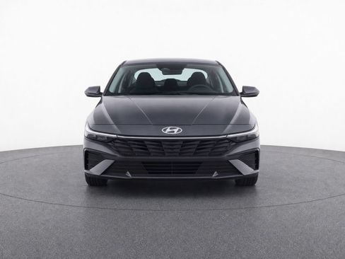 Used 2025 Hyundai Elantra Limited FWD image 5