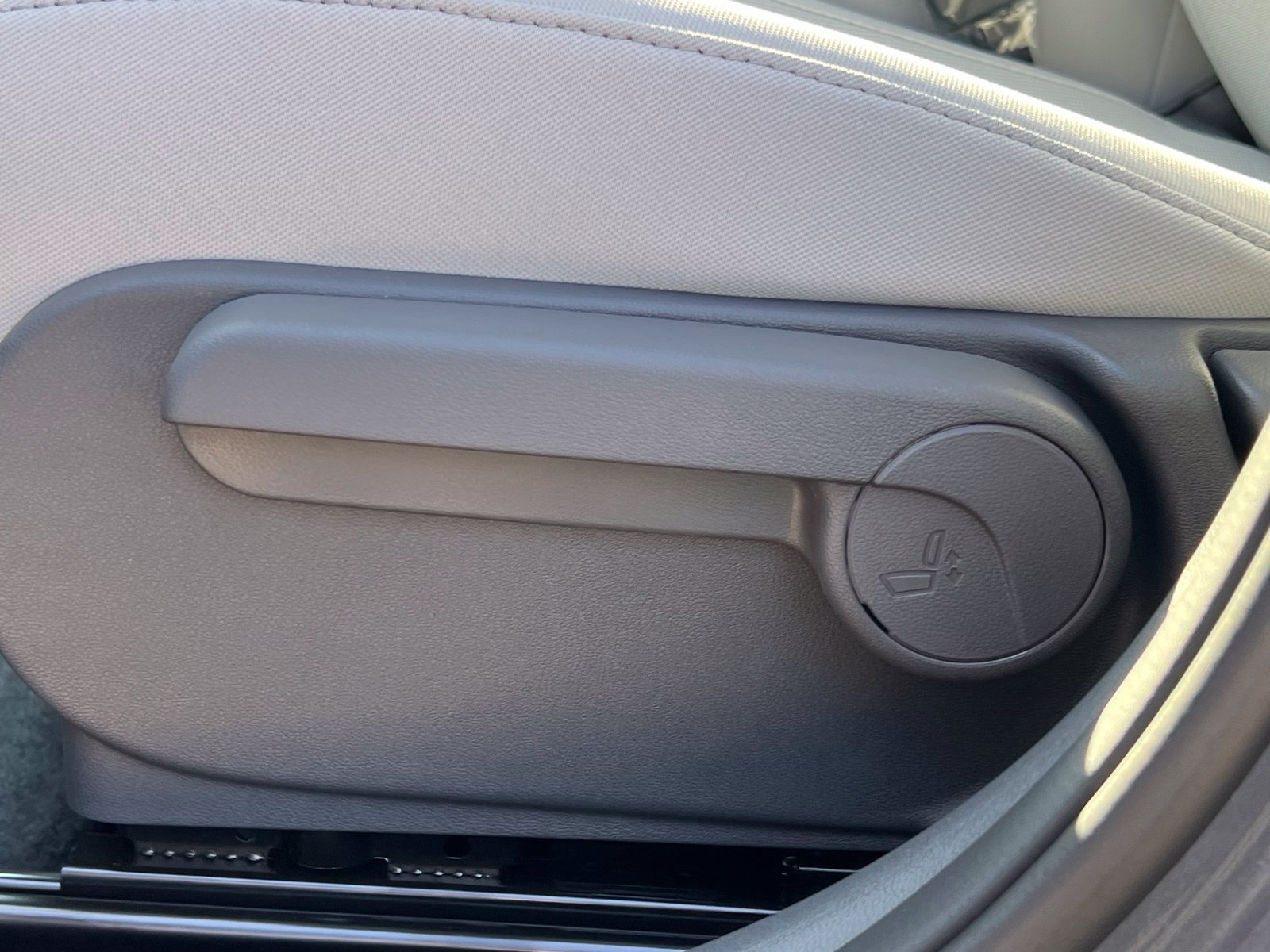 New 2027 Hyundai Kona SE FWD image 23