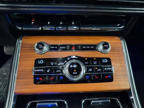 Used 2020 Lincoln Aviator Reserve w/ Equipment Group 202A AWD/4WD image 14