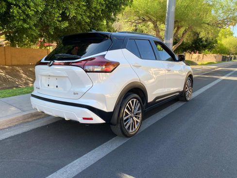 Used 2021 Nissan Kicks SR FWD image 7