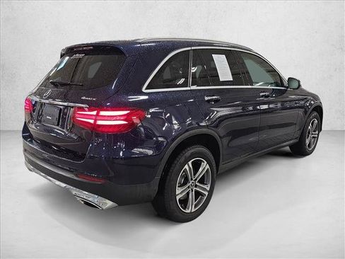 Used 2019 Mercedes-Benz GLC 300 4MATIC image 5