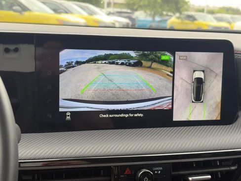 Used 2025 Nissan Kicks SR FWD image 18