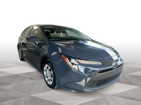 Used 2025 Toyota Corolla LE FWD image 2