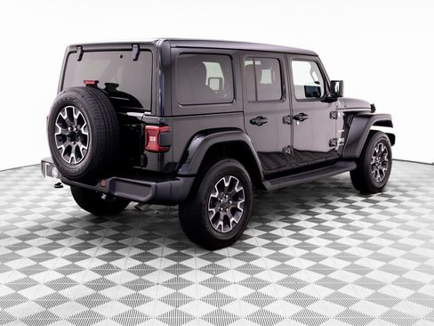 Used 2024 Jeep Wrangler Unlimited Sahara w/ Technology Group AWD/4WD image 6