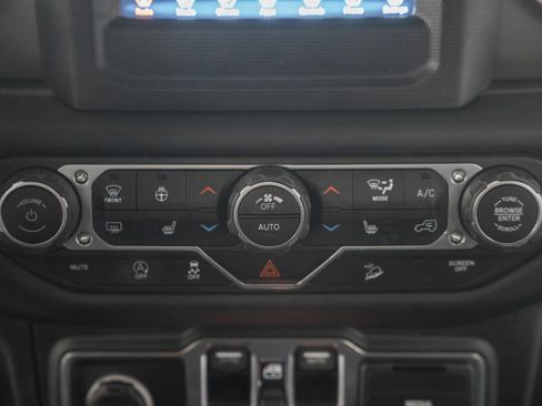 Used 2018 Jeep Wrangler Unlimited Sport S AWD/4WD image 27