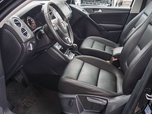 Used 2017 Volkswagen Tiguan S FWD image 18