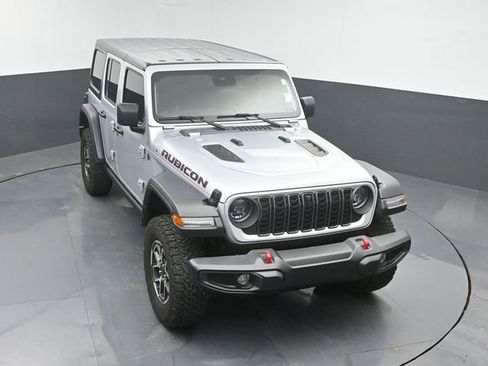 Used 2024 Jeep Wrangler Unlimited Rubicon w/ Technology Group AWD/4WD image 41