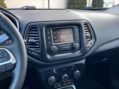 Used 2018 Jeep Compass Latitude w/ Cold Weather Group image 6