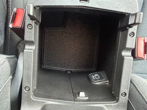 Used 2025 Jeep Wrangler Unlimited Sahara w/ Safety Group AWD/4WD image 27