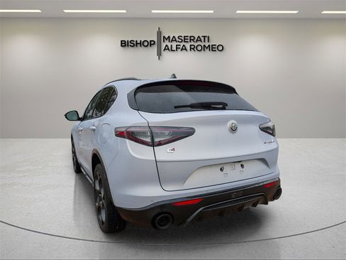 New 2025 Alfa Romeo Stelvio Sprint image 5
