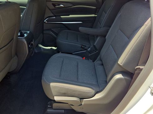 Used 2024 Chevrolet Traverse LT w/ Trailering Package FWD image 13
