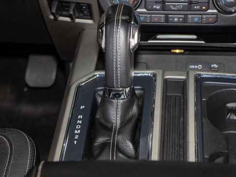 Used 2015 Ford F150 Lariat image 25