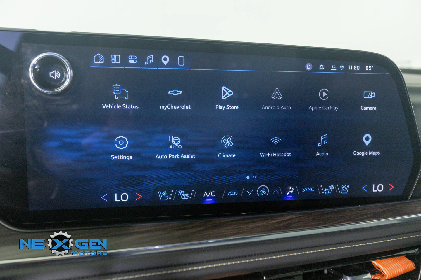 Used 2025 Chevrolet Suburban Premier AWD/4WD image 20