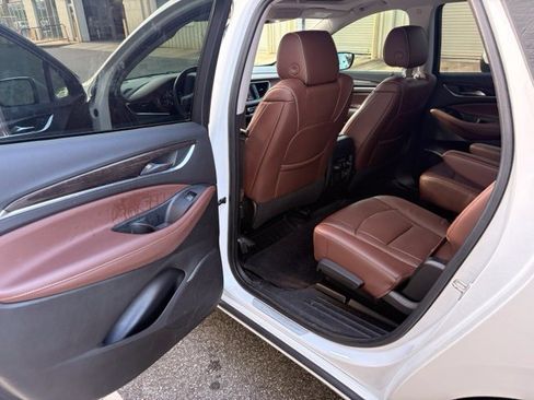 Used 2021 Buick Enclave Avenir w/ Avenir Technology Package FWD image 13