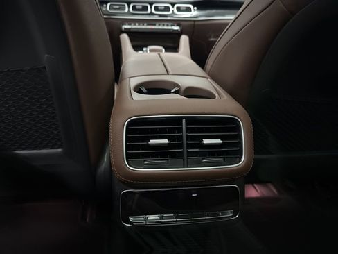 Used 2026 Mercedes-Benz GLS 450 4MATIC image 23