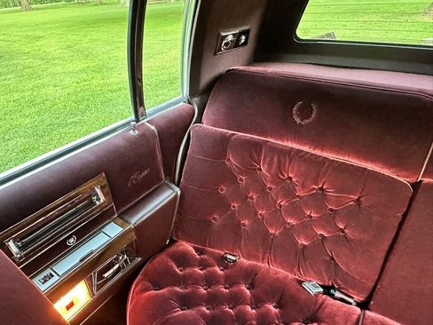 Used 1987 Cadillac Brougham RWD image 17