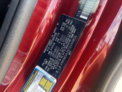 Used 2026 Kia Carnival FWD image 31