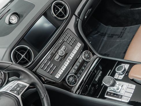 Used 2016 Mercedes-Benz SL 550 image 28