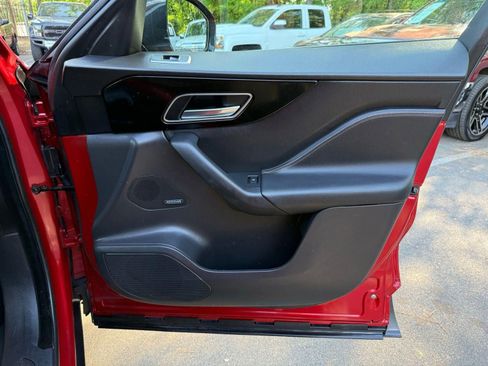 Used 2019 Jaguar F-PACE Prestige AWD/4WD image 33