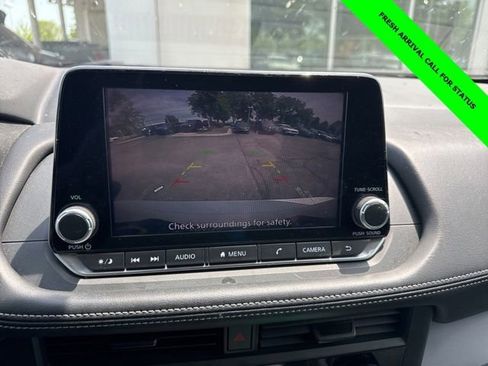 Used 2024 Nissan Rogue S FWD image 23