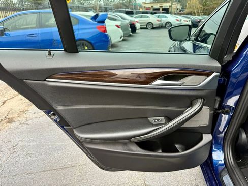 Used 2017 BMW 530i xDrive image 29