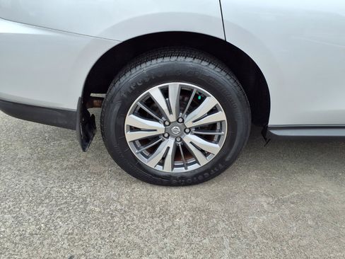 Used 2020 Nissan Pathfinder SL AWD/4WD image 28