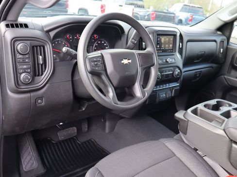Used 2023 Chevrolet Silverado 1500 Custom image 5