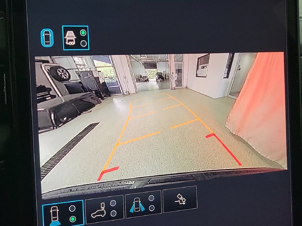 Used 2026 GMC Yukon AT4 Ultimate w/ LPO, Floor Liner Package AWD/4WD image 19