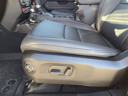 Used 2025 Jeep Wrangler Unlimited Rubicon w/ Technology Group image 25