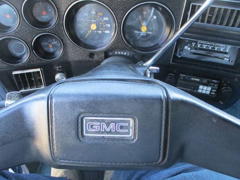 Used 1987 GMC Sierra 1500 4x4 Regular Cab image 25