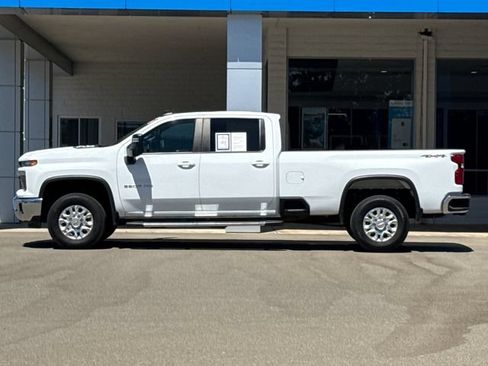 Used 2024 Chevrolet Silverado 3500 LT AWD/4WD image 6