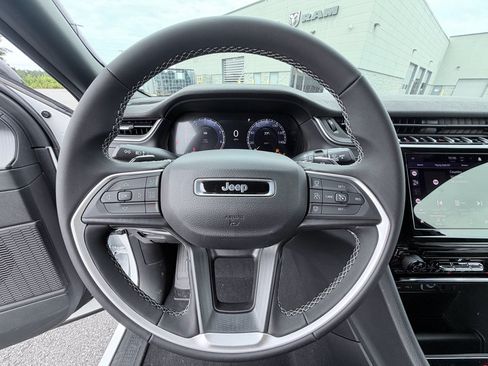 New 2026 Jeep Grand Cherokee Laredo RWD image 12
