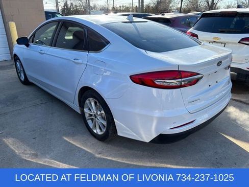 Used 2020 Ford Fusion SE image 2