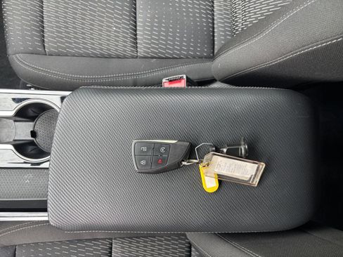 Used 2025 Chevrolet Equinox LT FWD image 22