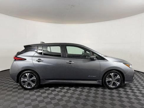 Used 2019 Nissan Leaf SV w/ SV Technology Package FWD image 7
