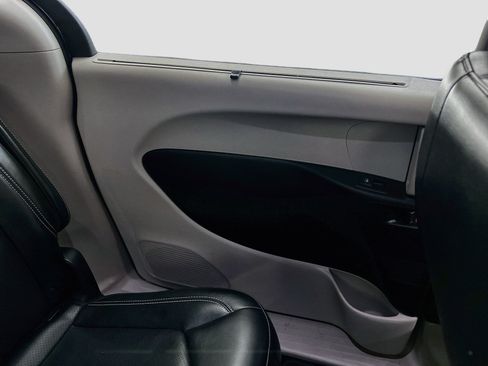 Used 2020 Chrysler Voyager Lxi FWD image 26