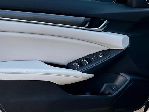 Used 2019 Honda Accord LX image 22
