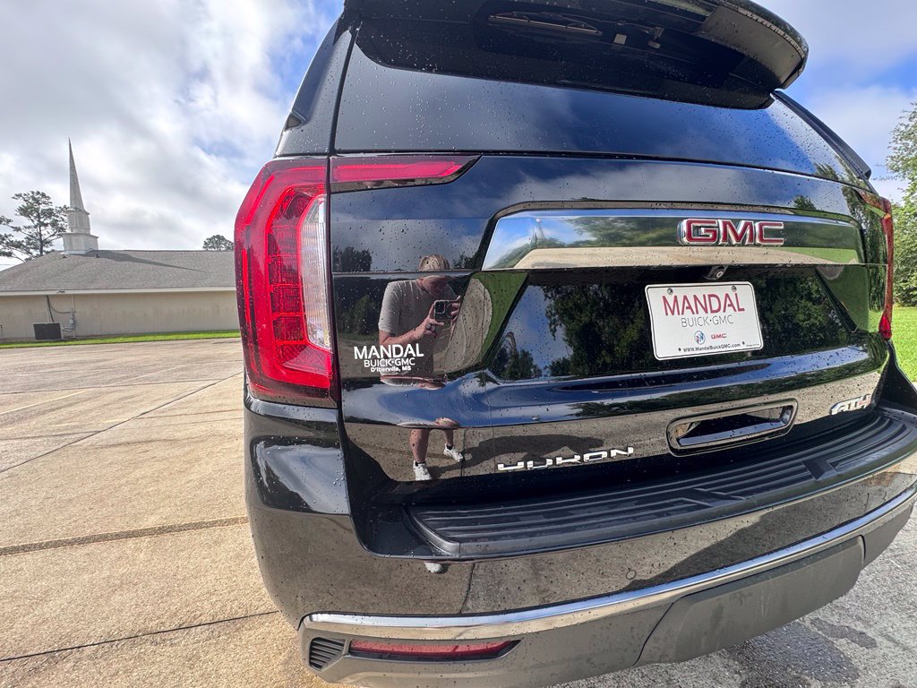 Used 2021 GMC Yukon XL AT4 w/ Technology Package AWD/4WD image 18