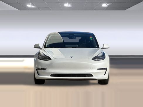 Used 2020 Tesla Model 3 Standard Range image 5