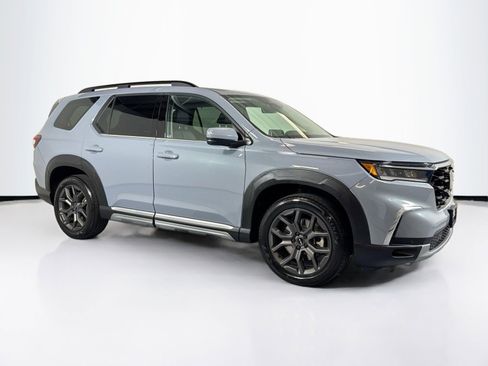 Used 2023 Honda Pilot Touring image 7