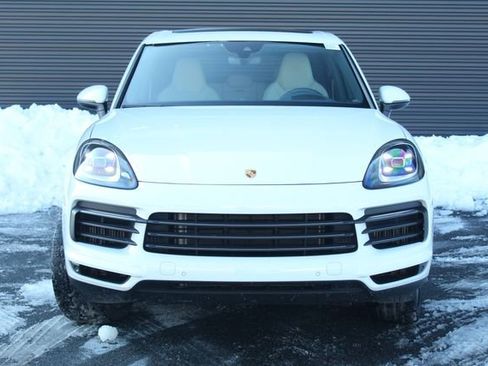 Certified 2023 Porsche Cayenne Platinum Edition image 11