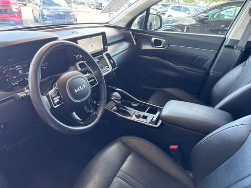 Used 2022 Kia Sorento SX AWD/4WD image 2