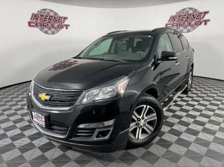 Used 2017 Chevrolet Traverse LT image 1
