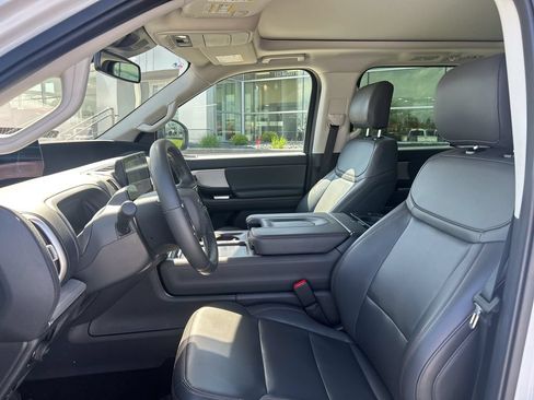 Certified 2025 Ford Expedition Active AWD/4WD image 10